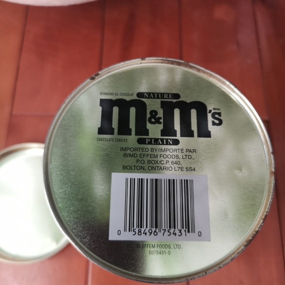 Vintage 1994 M&M’s Santa Christmas Holiday 6.5" Tin Round Collectible Can - Picture 6 of 6